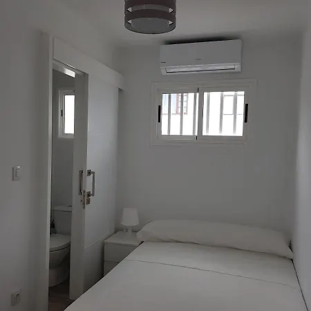 Ground Floor Dolphin House Apartment *
